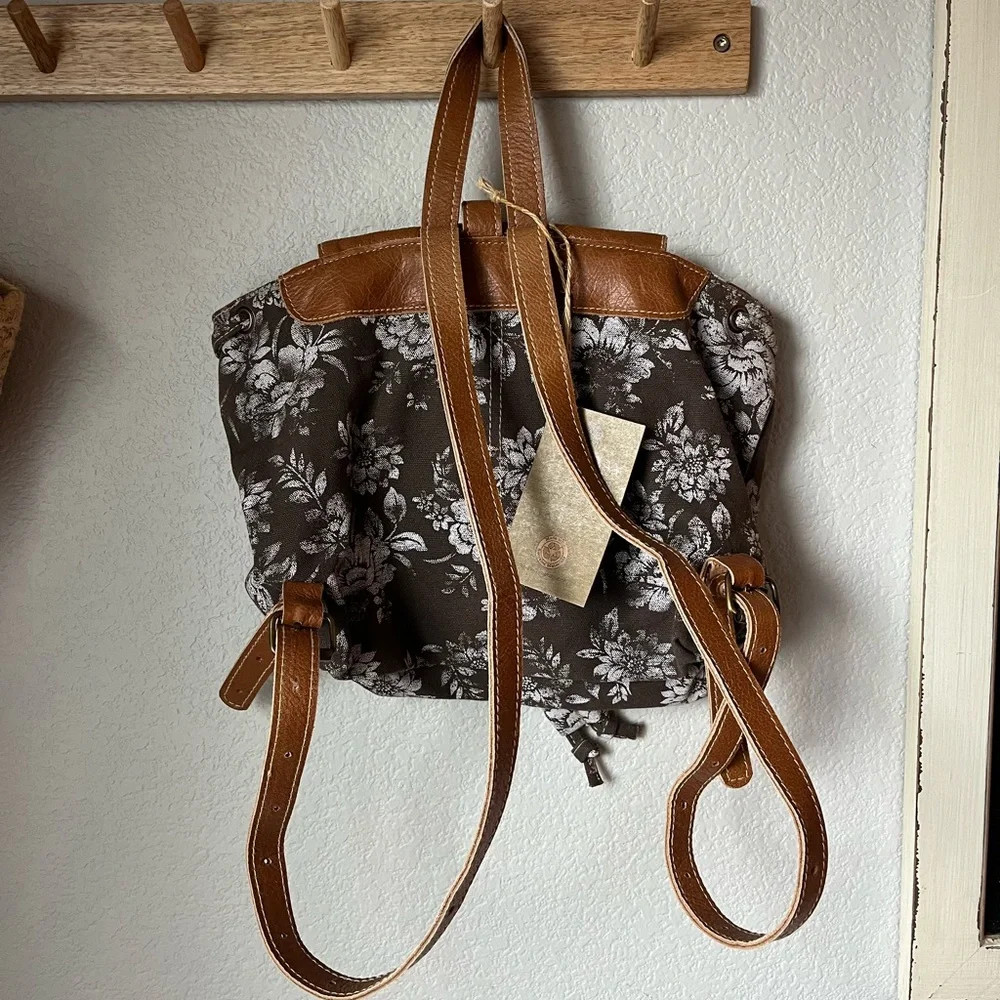 Clea Ray Flower And Leather Backpack NWT - Picture 2 of 4
